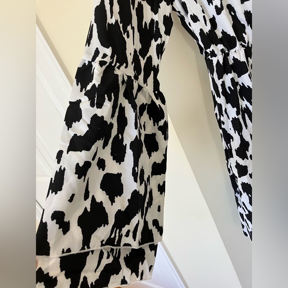 NEW-V-Neck  Black & White Dress Size L (8/10) - Picture 6 of 6